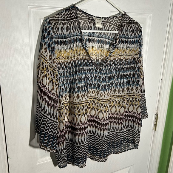 Ariat Women's Sheer V-Neck Aztec Print 3/4 Sleeve Tunic Blouse Size Medium - Picture 2 of 10